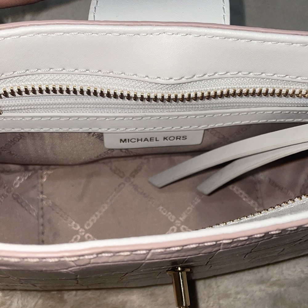 Online exclusive Michael Kors leather purse! Used once, brand new!! - Picture 7 of 11